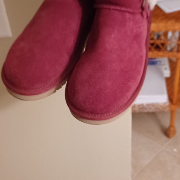 UGGs Koolaburra Victoria Boots Plum Suede faux fur inside Excellent like New S 8 - Picture 2 of 5